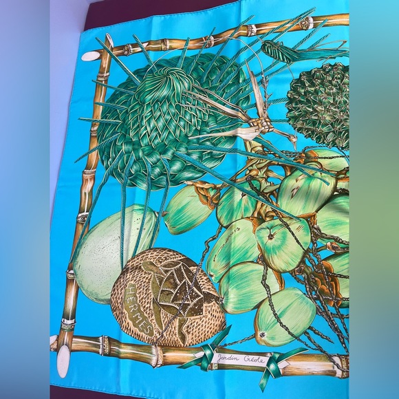 LIKE NEW HERMES NECK SQUARE SCARF BLUE BEIGE - Picture 4 of 5